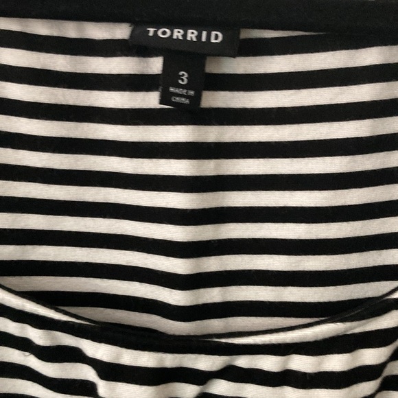 Torrid plus size black & white horizontal striped bodycon dress size 3x (22/24W) - Picture 4 of 5